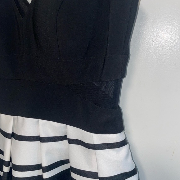 Xscape Black and White Striped Dress with sexy side cutouts Sz 6 - Picture 3 of 7